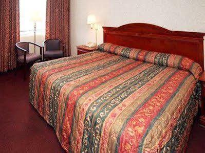 Lodge Econo *