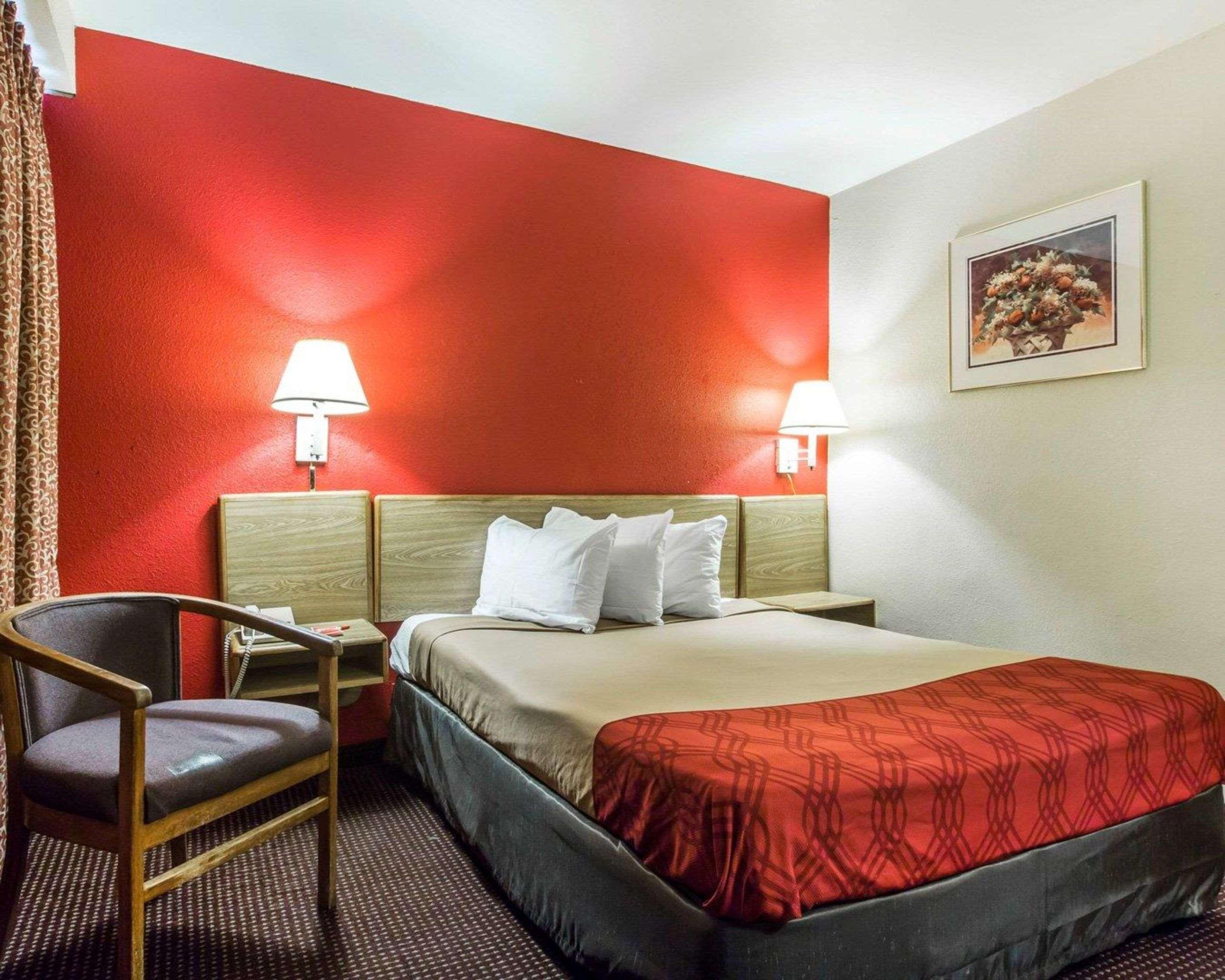 Lodge Econo Atlanta