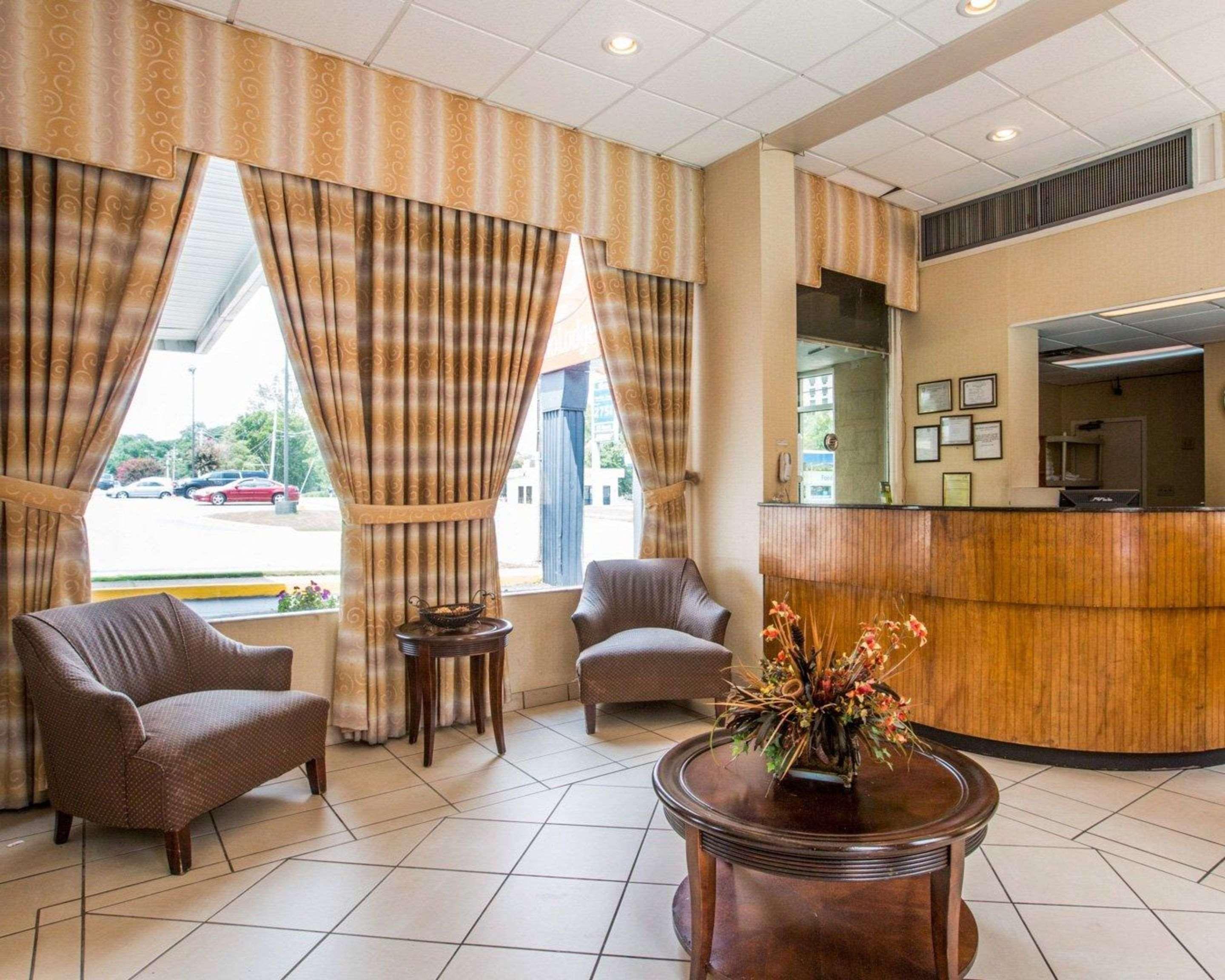 Lodge Econo Atlanta