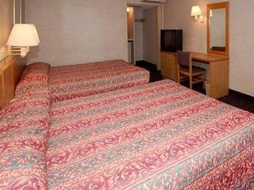 Lodge Econo *